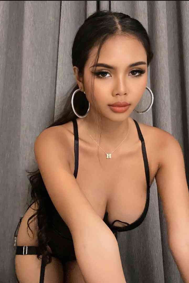 KL Escort Girl Woman in lingerie with hoop earrings and necklace Sex Service Malaysia