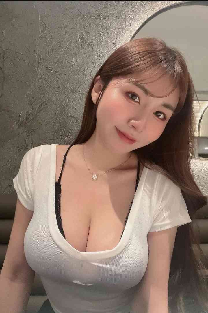 Sexy Duyen 49kg 162cm Vietnamese KL Escort | C Cup Boobs, Full Services in KL